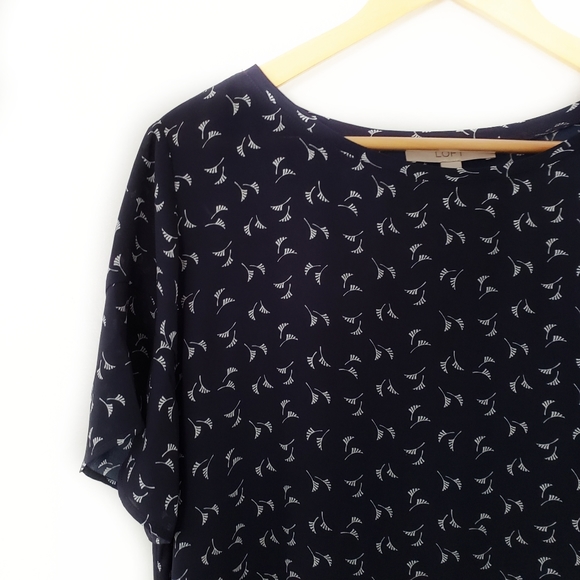 LOFT Tops - Loft || Navy Blue Flutter Sleeve Top